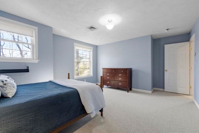 60 Redstone Hill Rd, Sterling, MA 01564