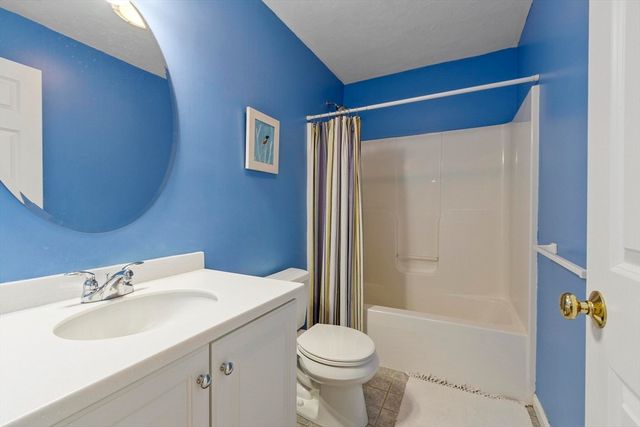 60 Redstone Hill Rd, Sterling, MA 01564