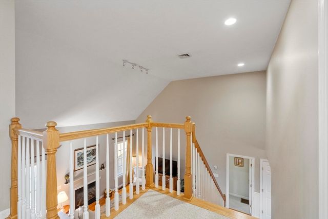 60 Redstone Hill Rd, Sterling, MA 01564