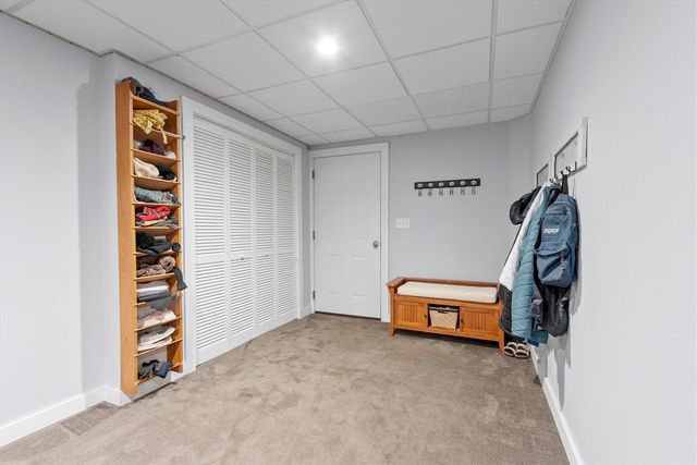 60 Redstone Hill Rd, Sterling, MA 01564