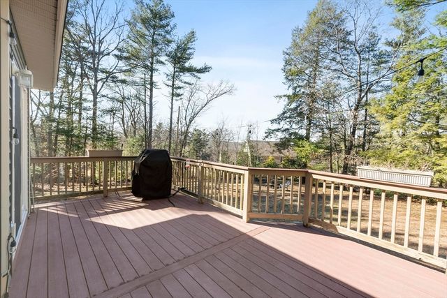 60 Redstone Hill Rd, Sterling, MA 01564