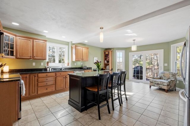 60 Redstone Hill Rd, Sterling, MA 01564