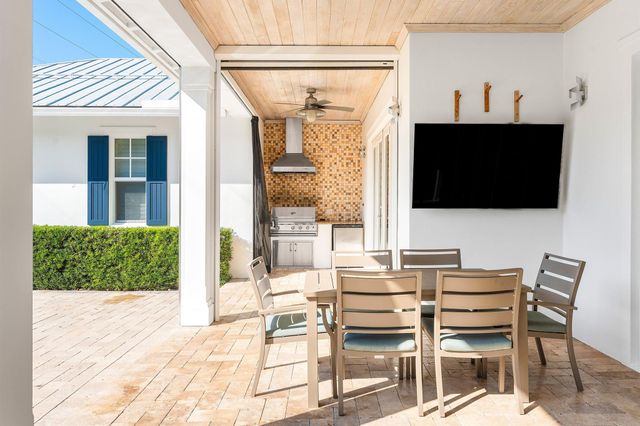 114 NW 16th Street, Delray Beach, FL 33444