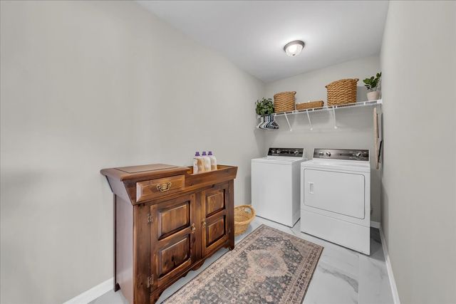 837 Richland Farms Dr, Manchester, TN 37355