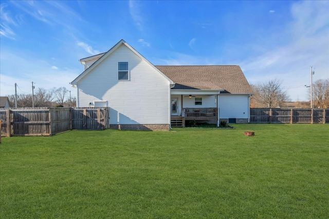 837 Richland Farms Dr, Manchester, TN 37355