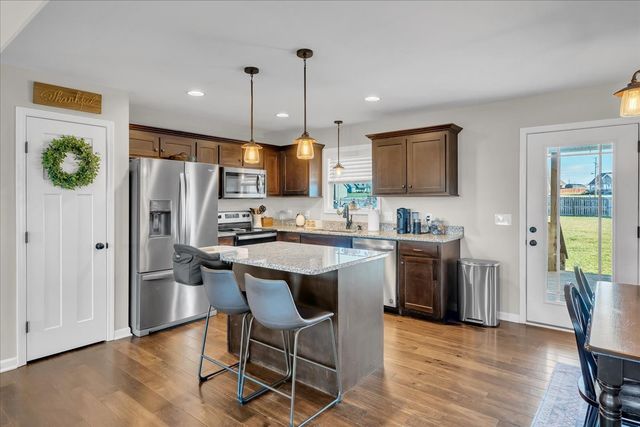 837 Richland Farms Dr, Manchester, TN 37355