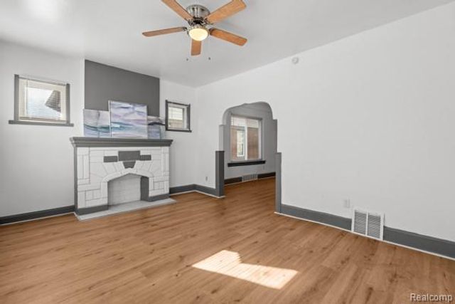 18633 Goulburn Street, Detroit, MI 48205