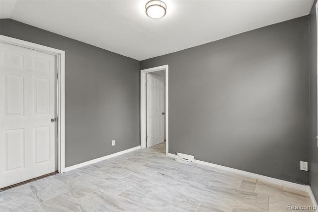 18633 Goulburn Street, Detroit, MI 48205