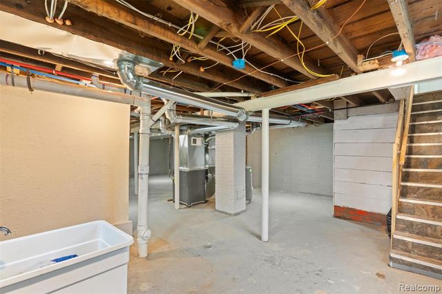 18633 Goulburn Street, Detroit, MI 48205