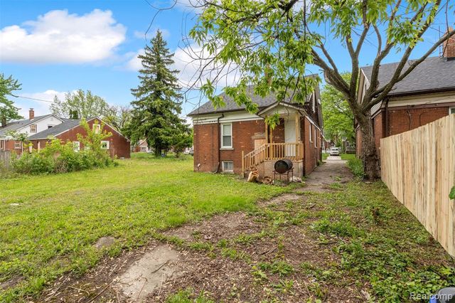 18633 Goulburn Street, Detroit, MI 48205