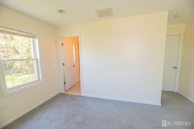 33 Cliffwood Way, Old Bridge, NJ 08879