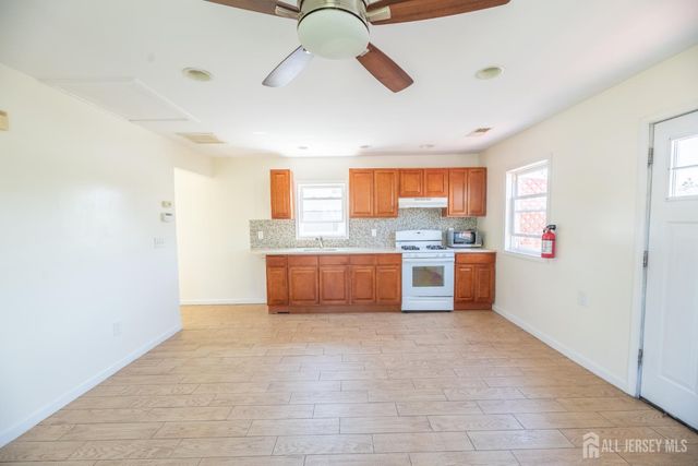 33 Cliffwood Way, Old Bridge, NJ 08879