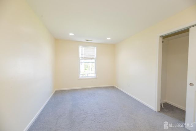 33 Cliffwood Way, Old Bridge, NJ 08879