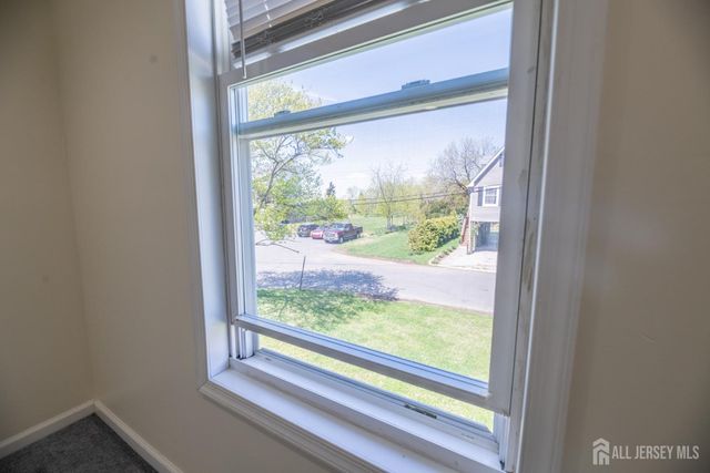 33 Cliffwood Way, Old Bridge, NJ 08879