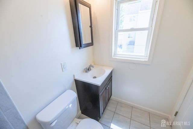 33 Cliffwood Way, Old Bridge, NJ 08879