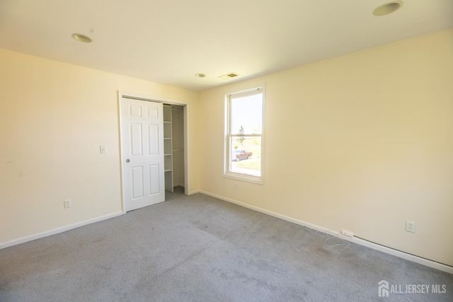 33 Cliffwood Way, Old Bridge, NJ 08879
