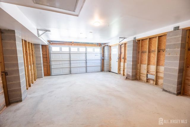 33 Cliffwood Way, Old Bridge, NJ 08879