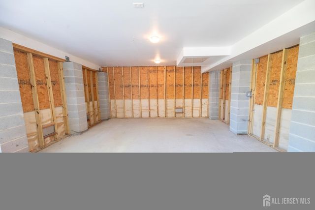33 Cliffwood Way, Old Bridge, NJ 08879