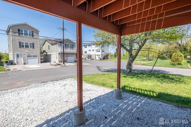 33 Cliffwood Way, Old Bridge, NJ 08879