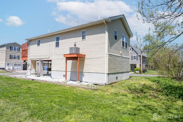 33 Cliffwood Way, Old Bridge, NJ 08879