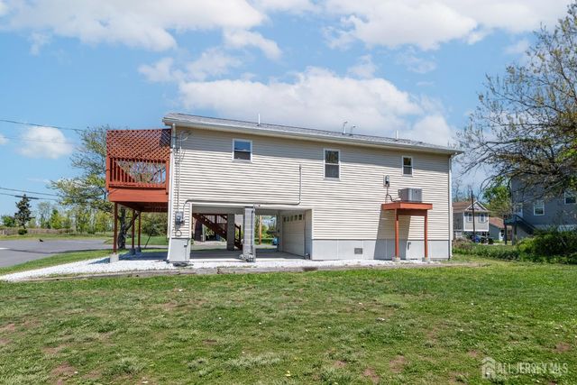 33 Cliffwood Way, Old Bridge, NJ 08879
