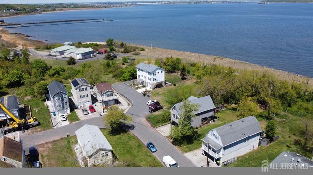 33 Cliffwood Way, Old Bridge, NJ 08879