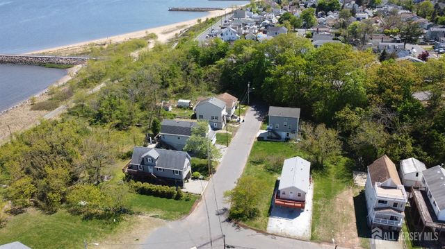 33 Cliffwood Way, Old Bridge, NJ 08879