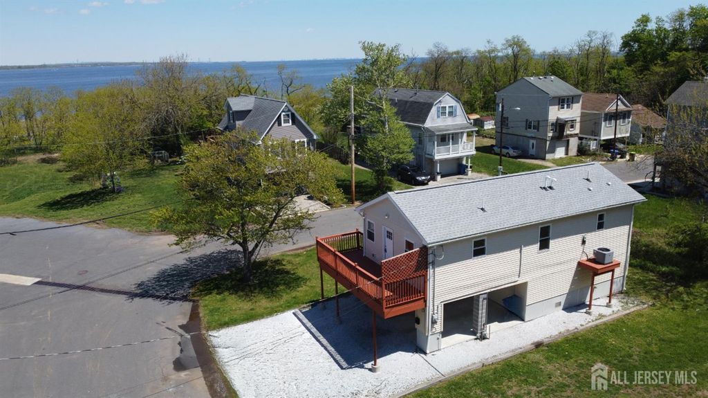 33 Cliffwood Way, Old Bridge, NJ 08879