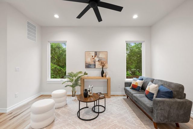 2309 Montopolis DR 7, Austin, TX 78741