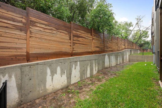 2309 Montopolis DR 7, Austin, TX 78741