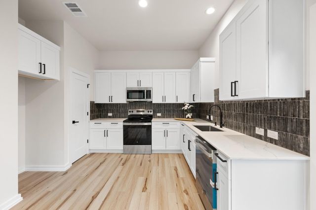 2309 Montopolis DR 7, Austin, TX 78741