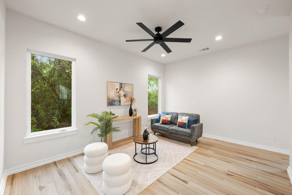 2309 Montopolis DR 7, Austin, TX 78741