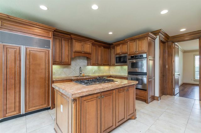 2307 Bayou Mist Court, Houston, TX 77077
