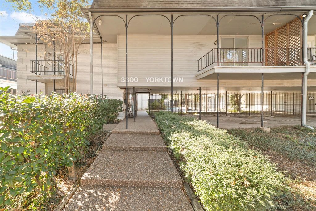 3300 Yorktown Street 26, Houston, TX 77056