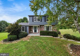 11 LANDOVER DR, Coatesville, PA 19320