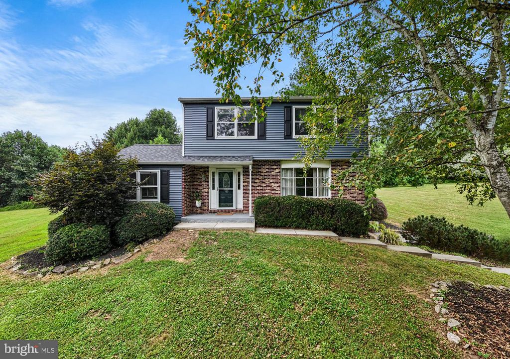 11 LANDOVER DR, Coatesville, PA 19320