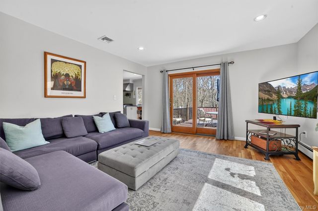 7 Fairgreen Court, Cortlandt Manor, NY 10567