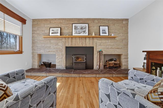 7 Fairgreen Court, Cortlandt Manor, NY 10567