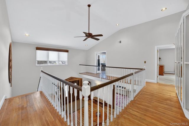 7 Fairgreen Court, Cortlandt Manor, NY 10567