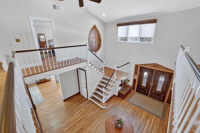 7 Fairgreen Court, Cortlandt Manor, NY 10567