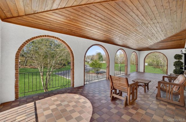 7 Fairgreen Court, Cortlandt Manor, NY 10567