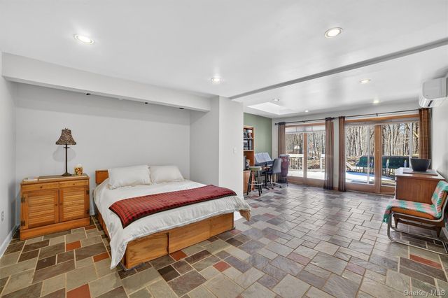 7 Fairgreen Court, Cortlandt Manor, NY 10567