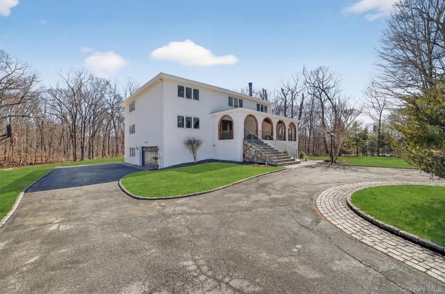 7 Fairgreen Court, Cortlandt Manor, NY 10567