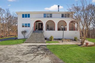 7 Fairgreen Court, Cortlandt Manor, NY 10567