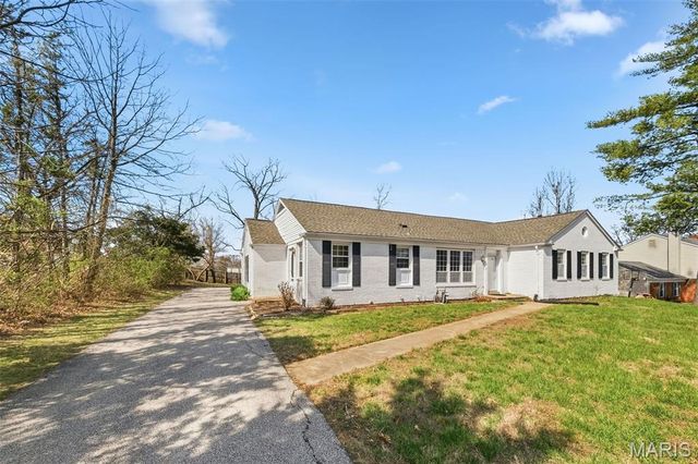 1050 Kehrs Mill Road, Ballwin, MO 63011