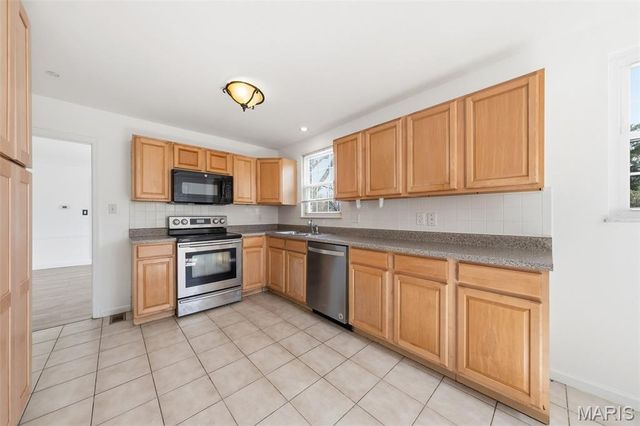 1050 Kehrs Mill Road, Ballwin, MO 63011