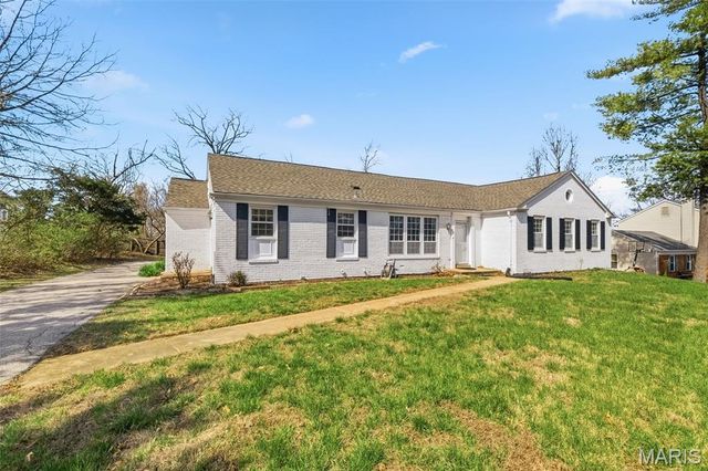 1050 Kehrs Mill Road, Ballwin, MO 63011