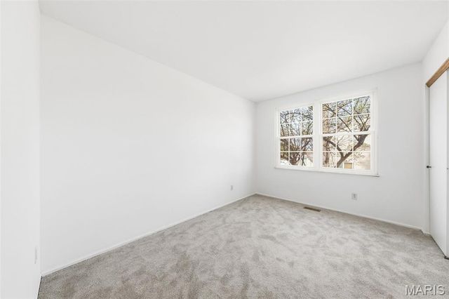 1050 Kehrs Mill Road, Ballwin, MO 63011