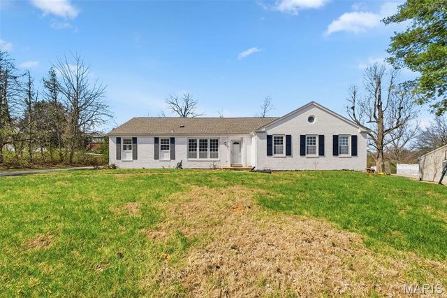 1050 Kehrs Mill Road, Ballwin, MO 63011