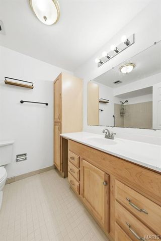 1050 Kehrs Mill Road, Ballwin, MO 63011